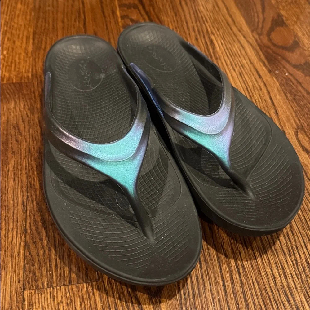 Oofos Oolala Luxe Women’s Sandal in Size 10/EU 41